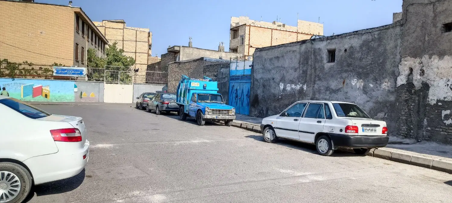 زمین دو ممر 100متر نزدیک حاشیه صدمتری