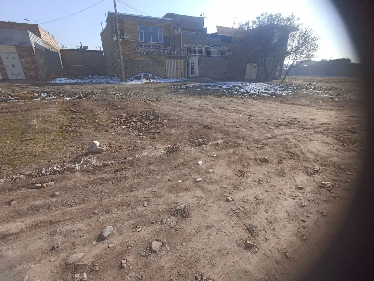 زمین فروشی