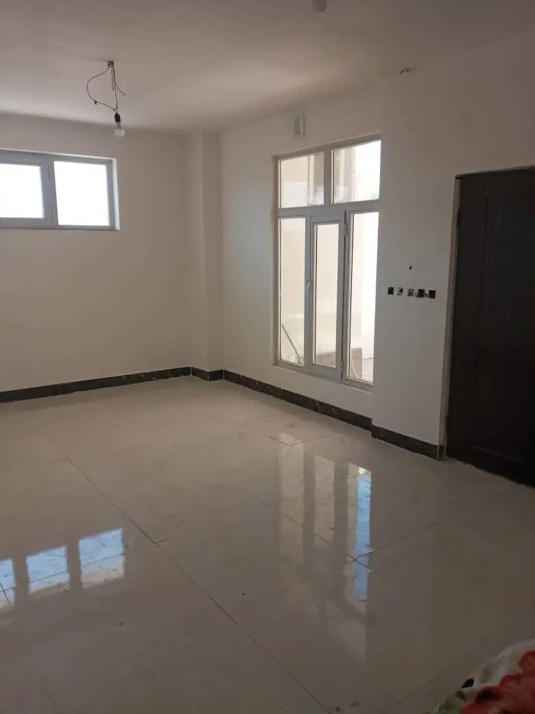 خانه حیاط دار باغ معروف خ ورزش  ۸۳ متر