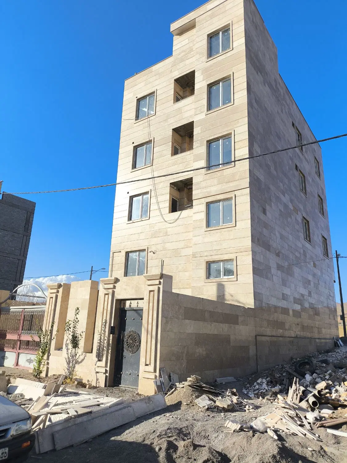 فروش خانه سه نبش دو کله گلشهر فاز 7 قطعه 7291