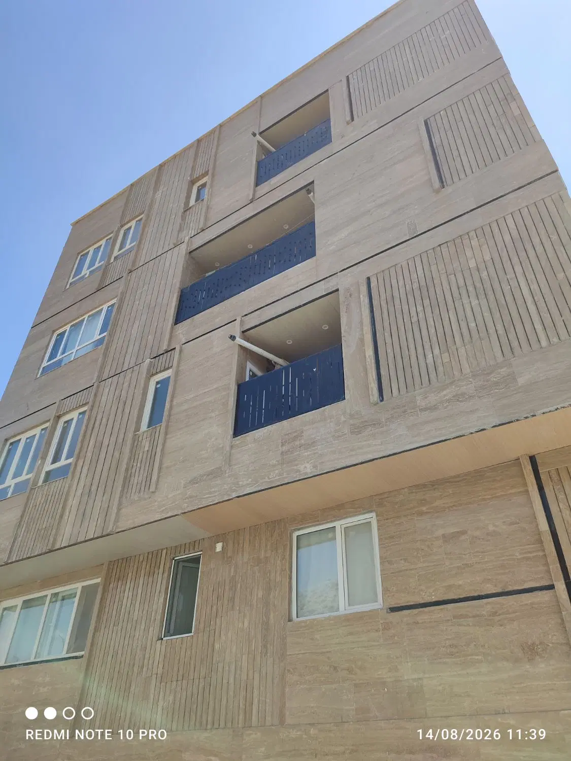 فروش آپارتمان سه خوابه