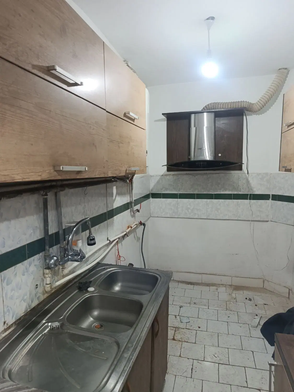 آپارتمان تک واحدی