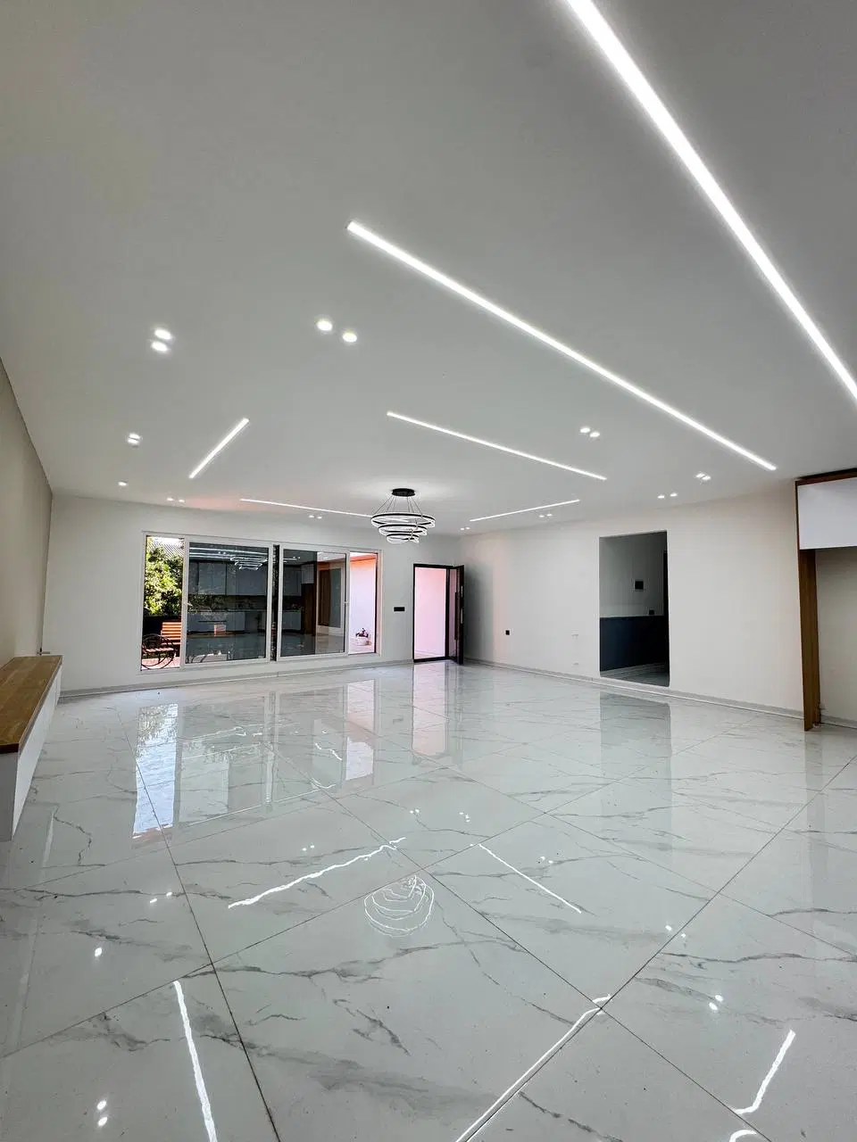 ویلای ۴۰۰ متری سه خوابه سنددار شهرکی با تمام مدارک