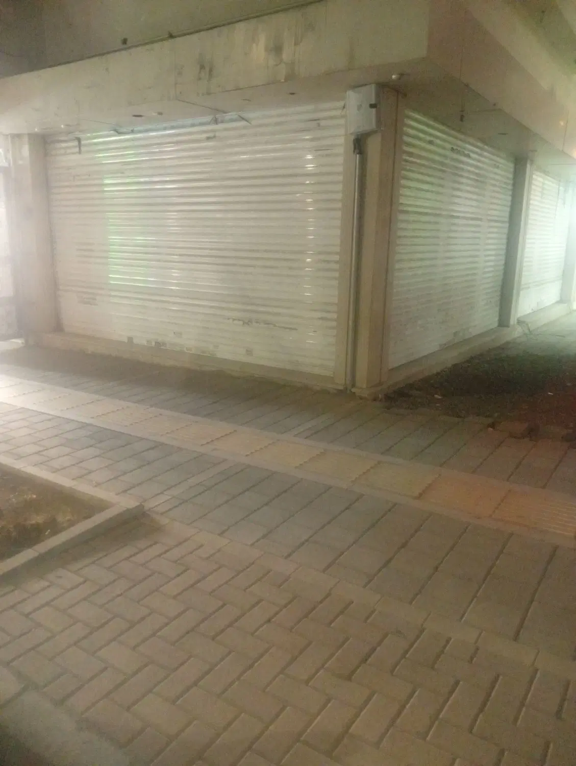 مغازه 80متری حاشیه اقدسیه