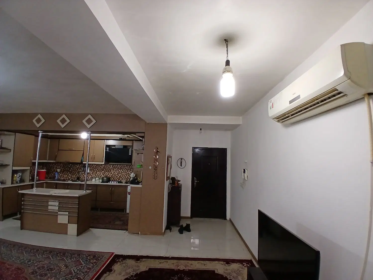 اپارتمان ۱۱۰ متری شهرک بازرگانی حصارک