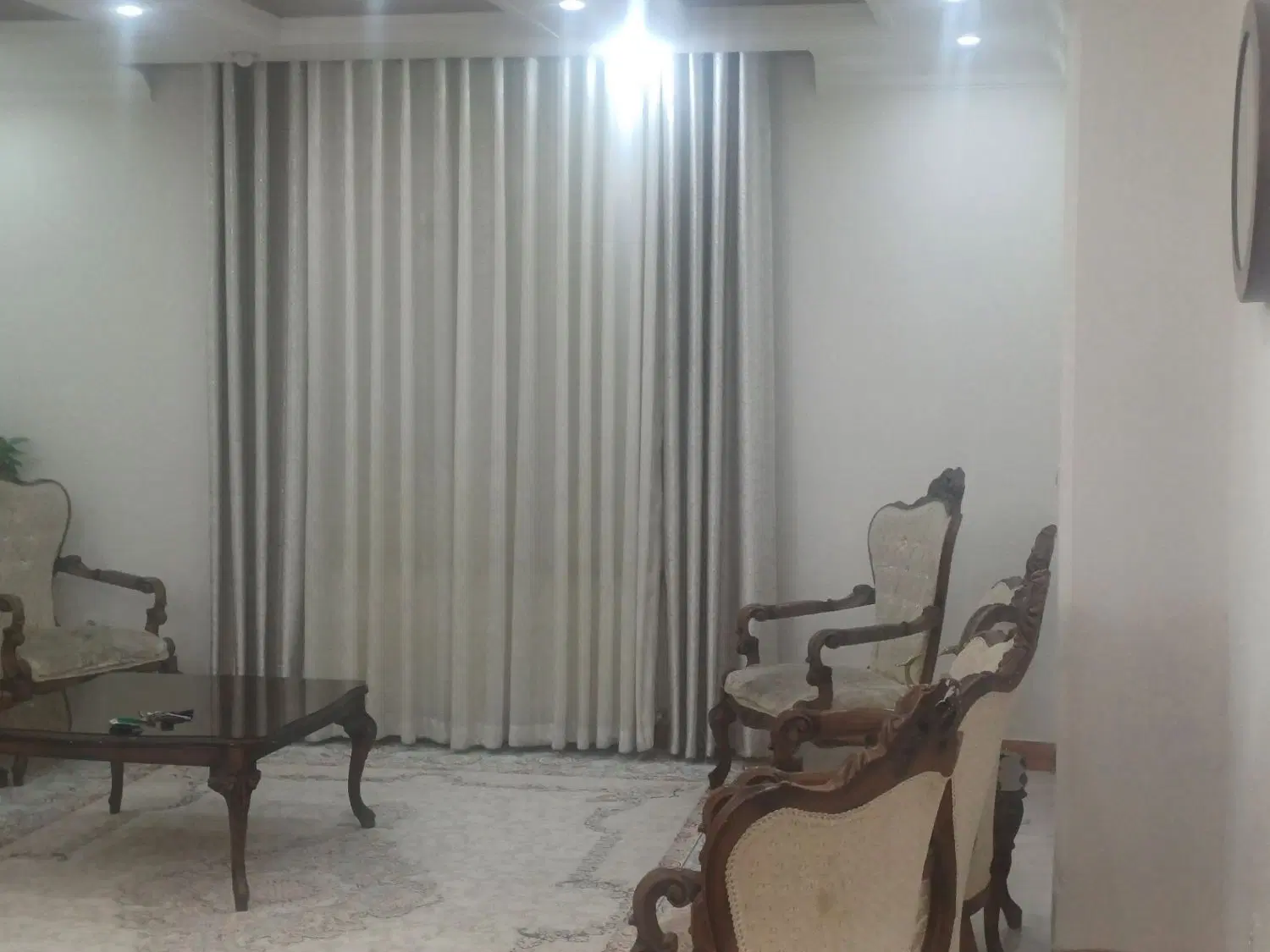 واحد صد ده متری فروشی