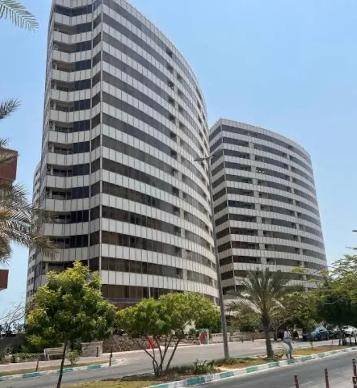 ۹۵ متر برج دیپلمات