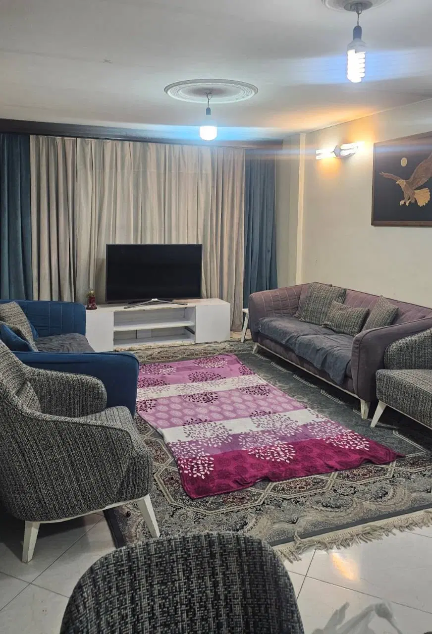آپارتمان ۸۵ متری بسیار تمیز - گروه ۱۱۳