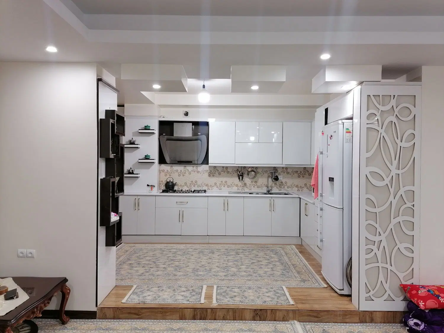 اجاره واحد 120 متری با پارکینگ و آسانسور