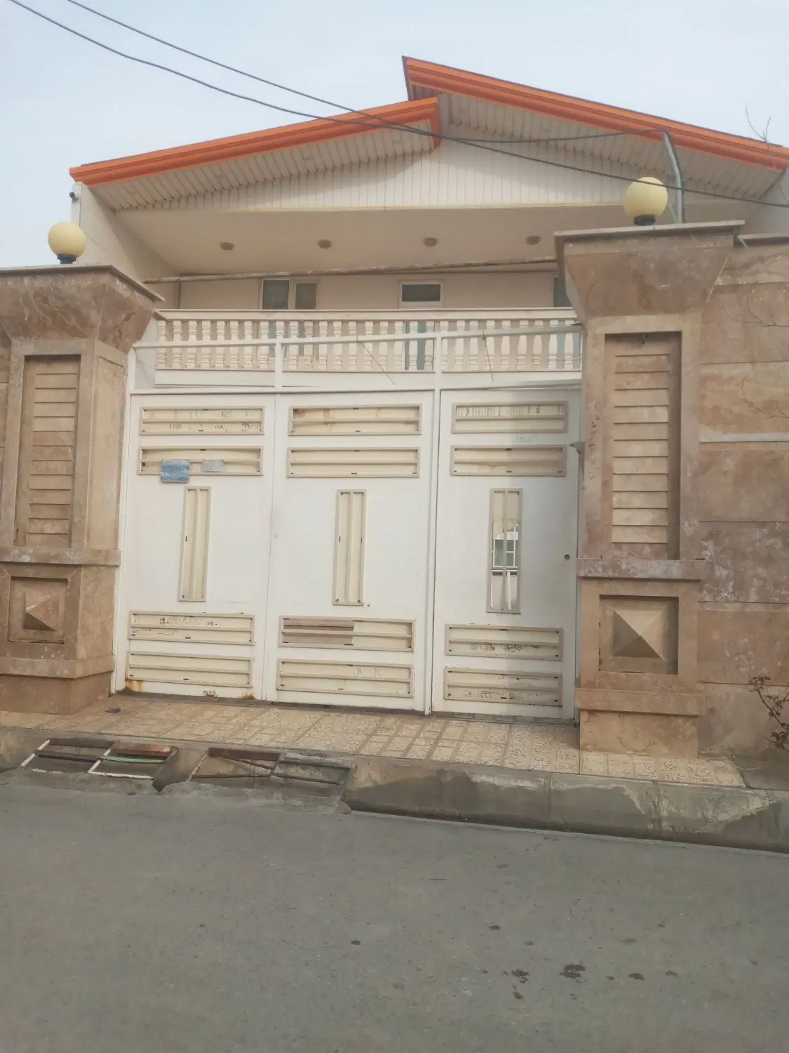 ویلا دوبلکس ۳۰۰متر بنا دوطبقه قابل معاوضه نجم اباد