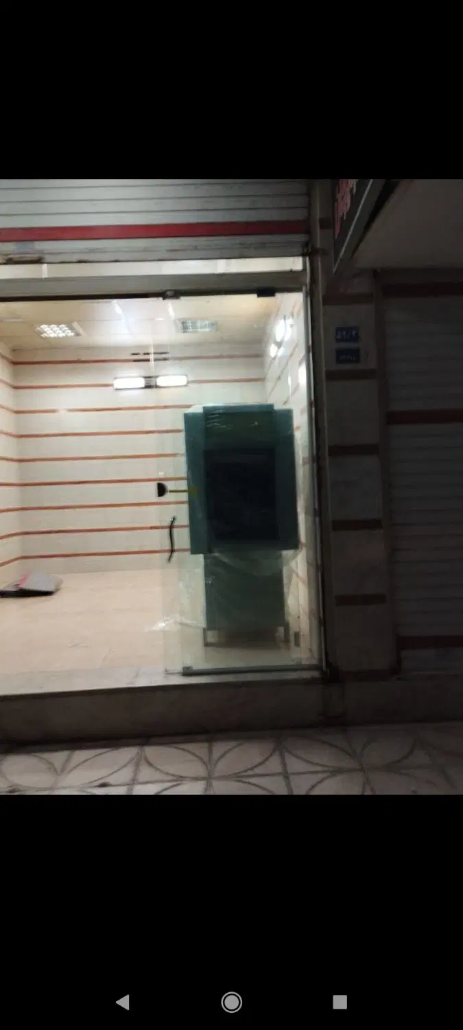 مغازه به متراژ ۱۷ متر آب برق گاز تلفن رهن  اجاره
