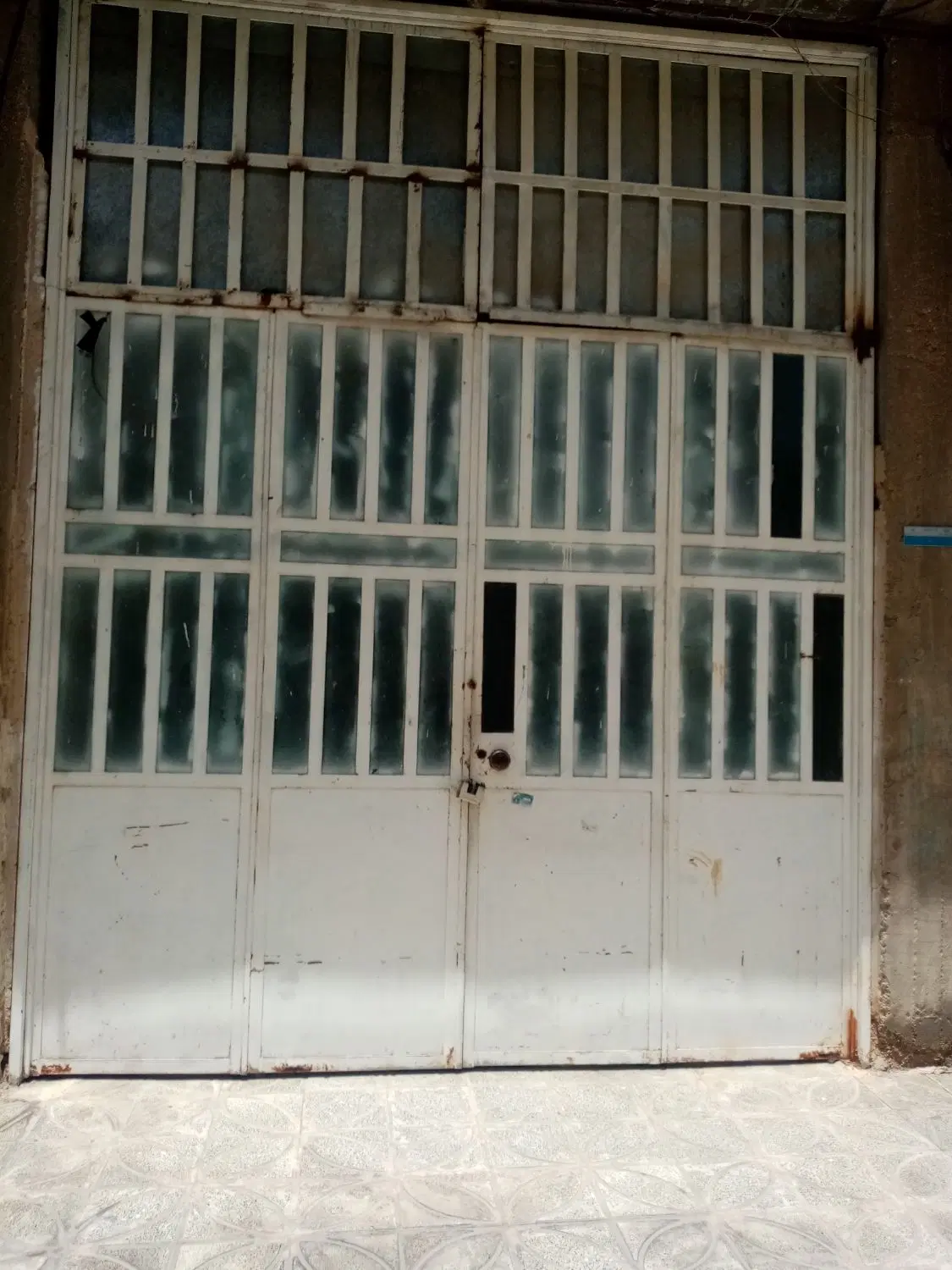 انبار 200 متری. مسقف