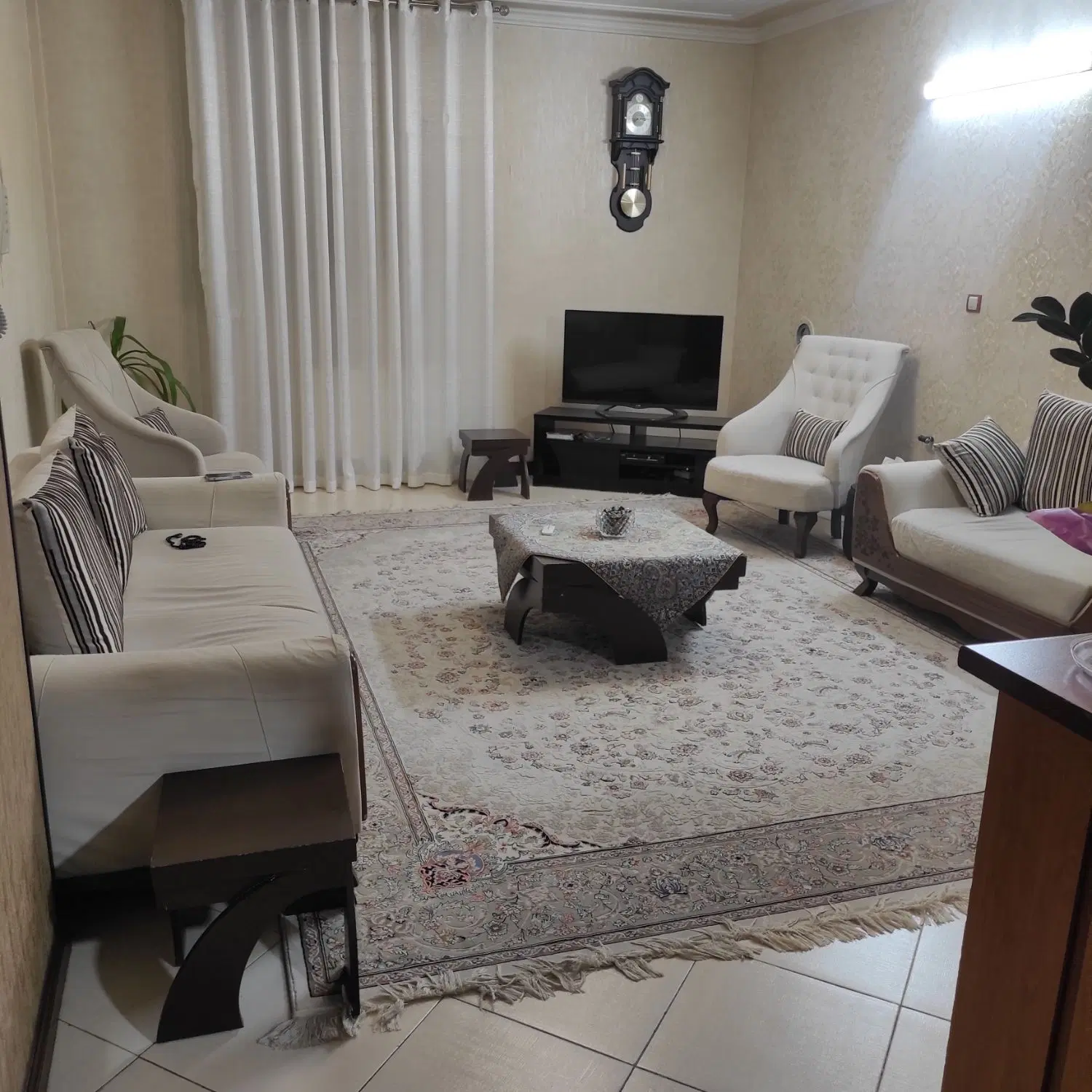 آپارتمان دو خوابه بسیار شیک