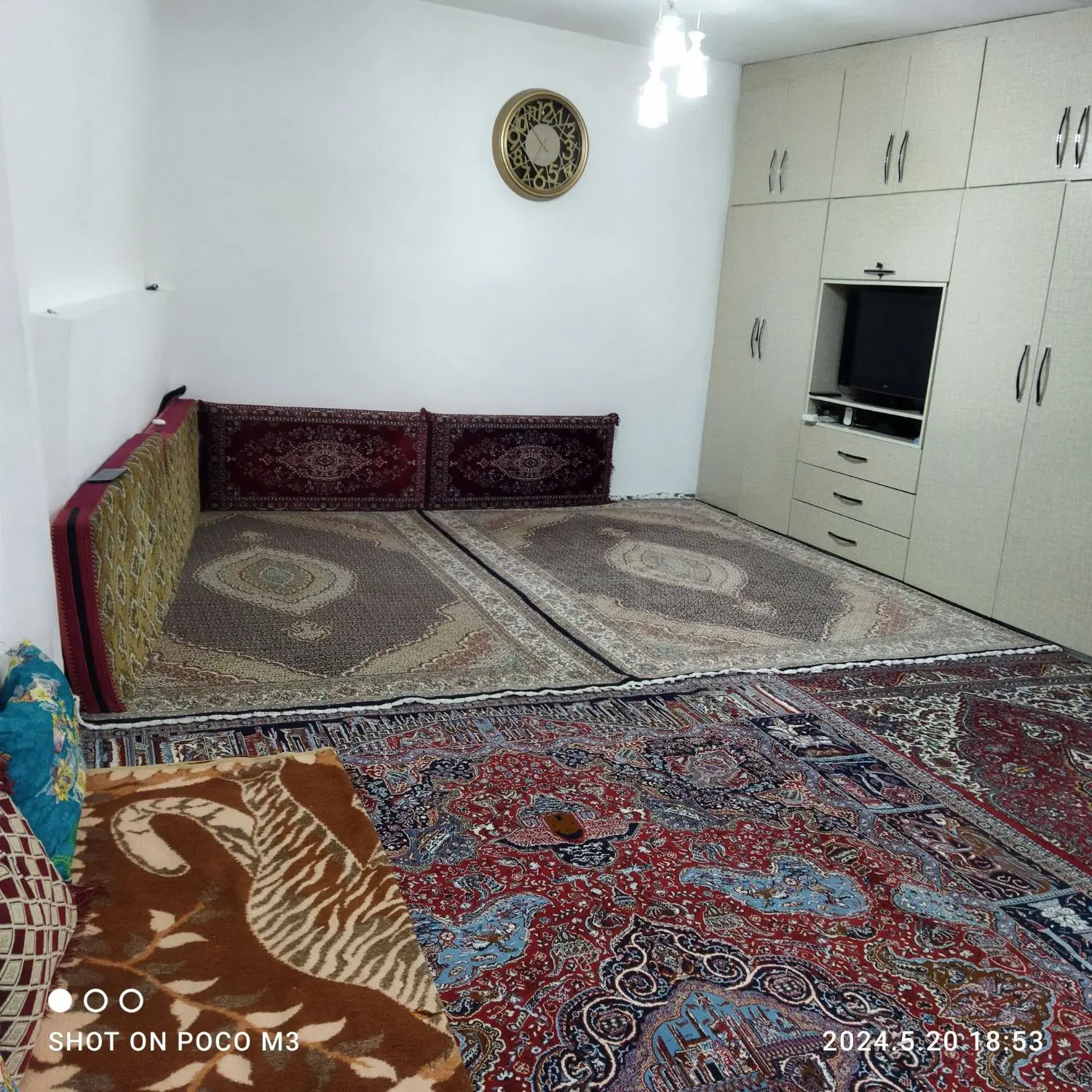 یک باب حیاط نقلی به متراژ 63 متر