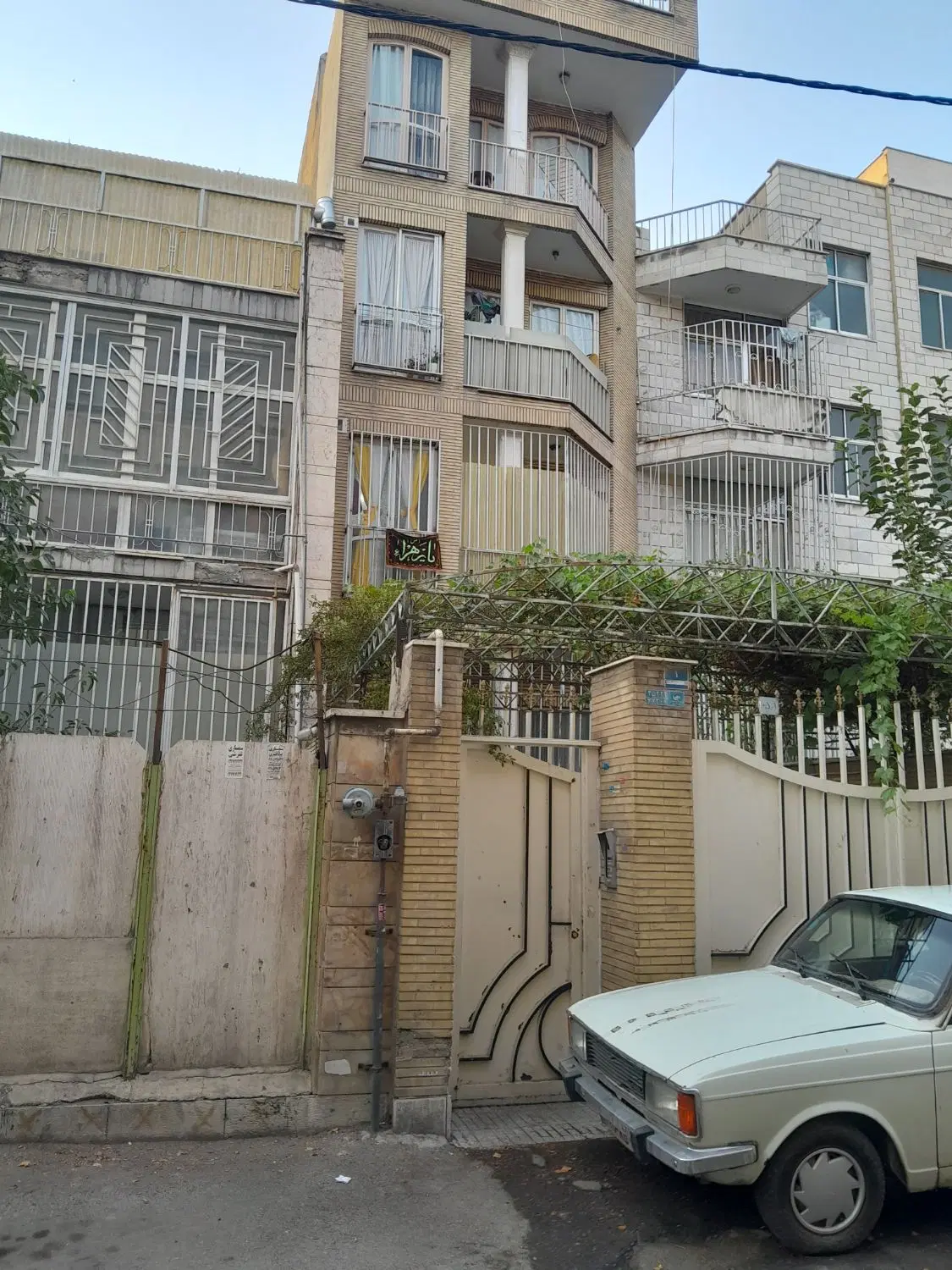 ۴۵ متری نارمک جنوبی طبقه ۲ مناسب مجرد و خانواده