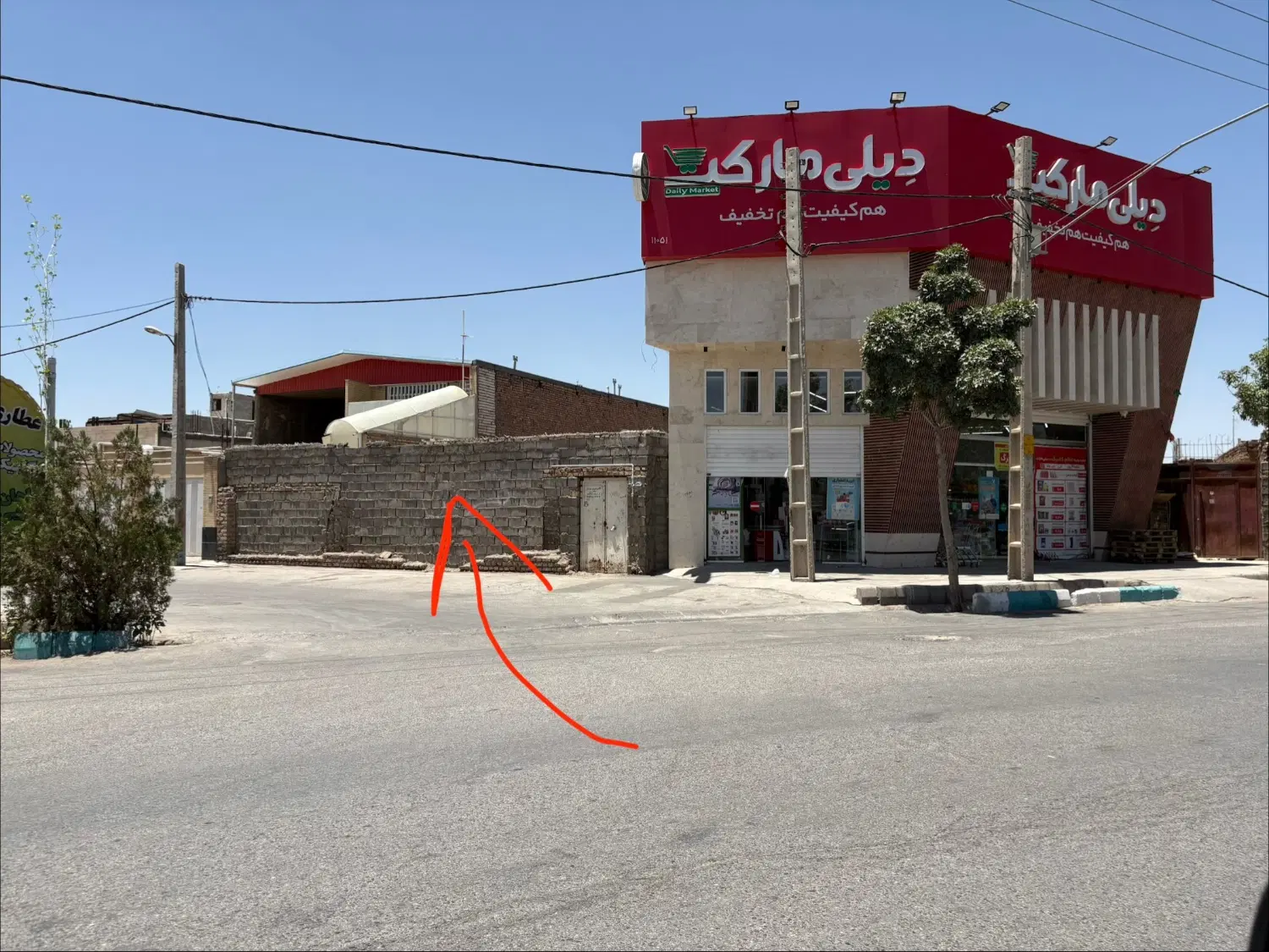 ۳۸۰ متر زمین خیابان حجت