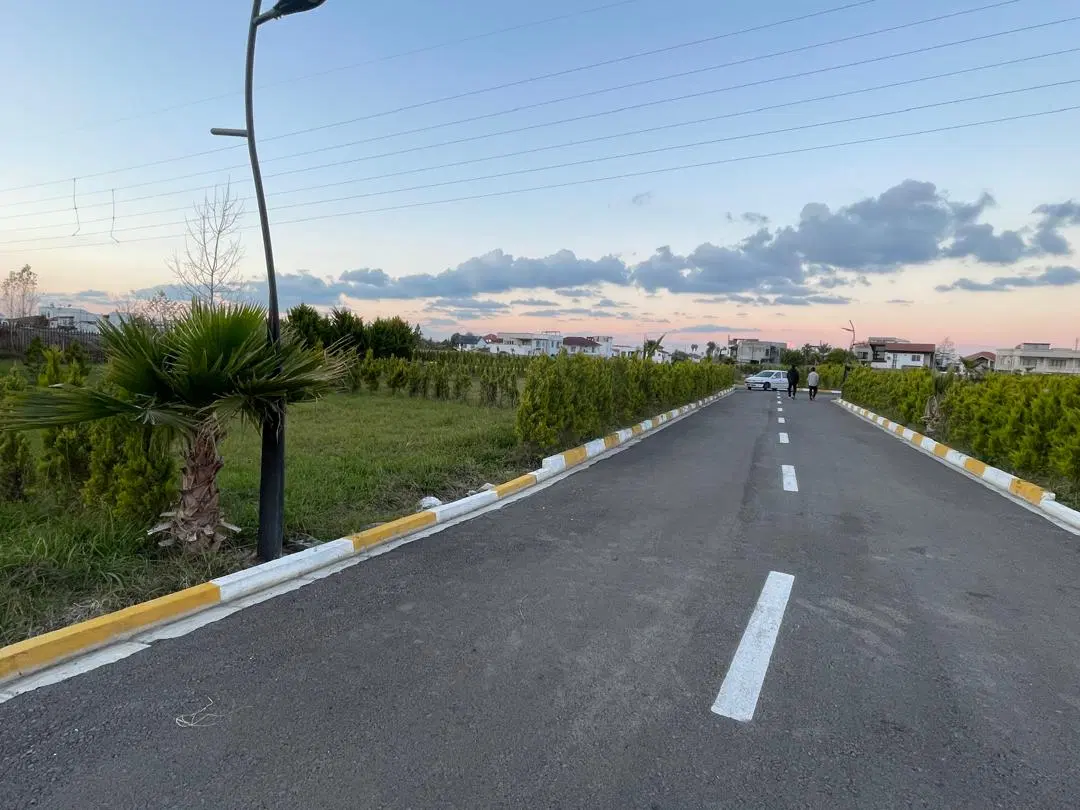 300 مترزمین سنددار در شهرک بلوط خیابان البرز ونوش
