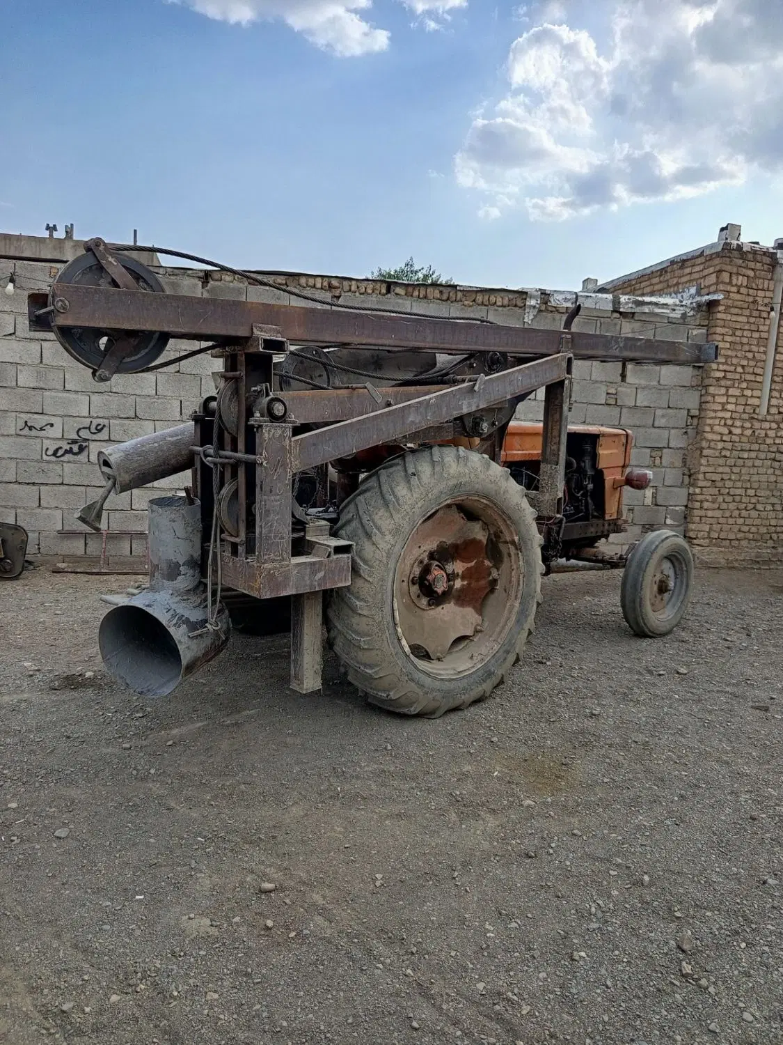 دستگاه حفاری تراکتور