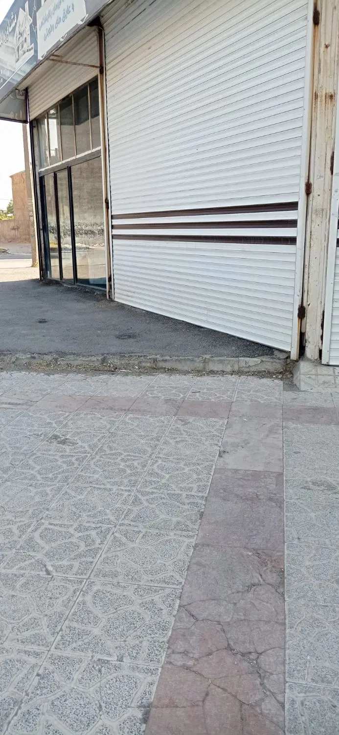 مغازه تجاری 100 متر سه بر تابلو خور