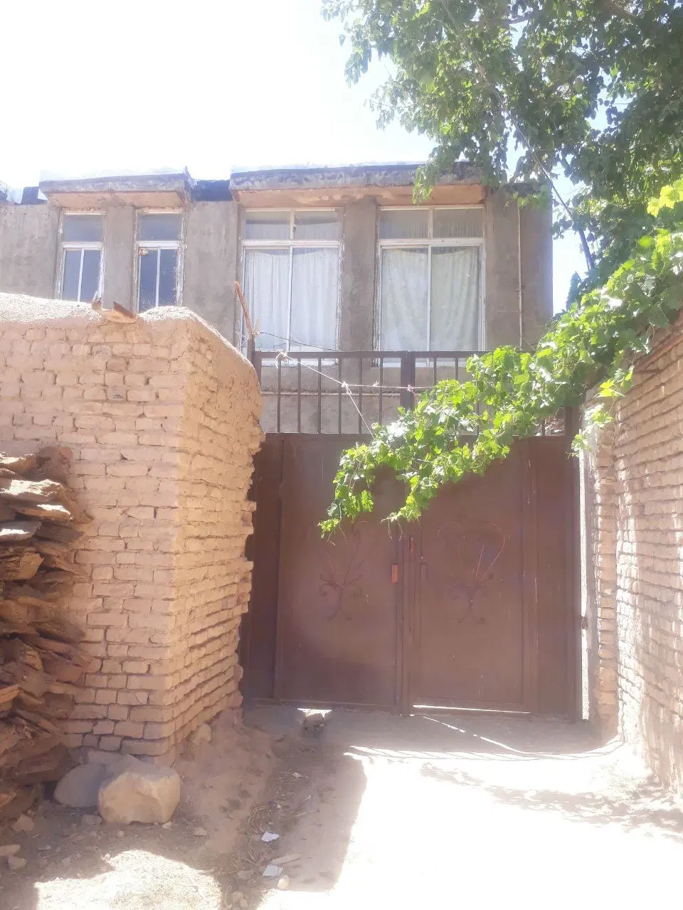 ملک فروشی