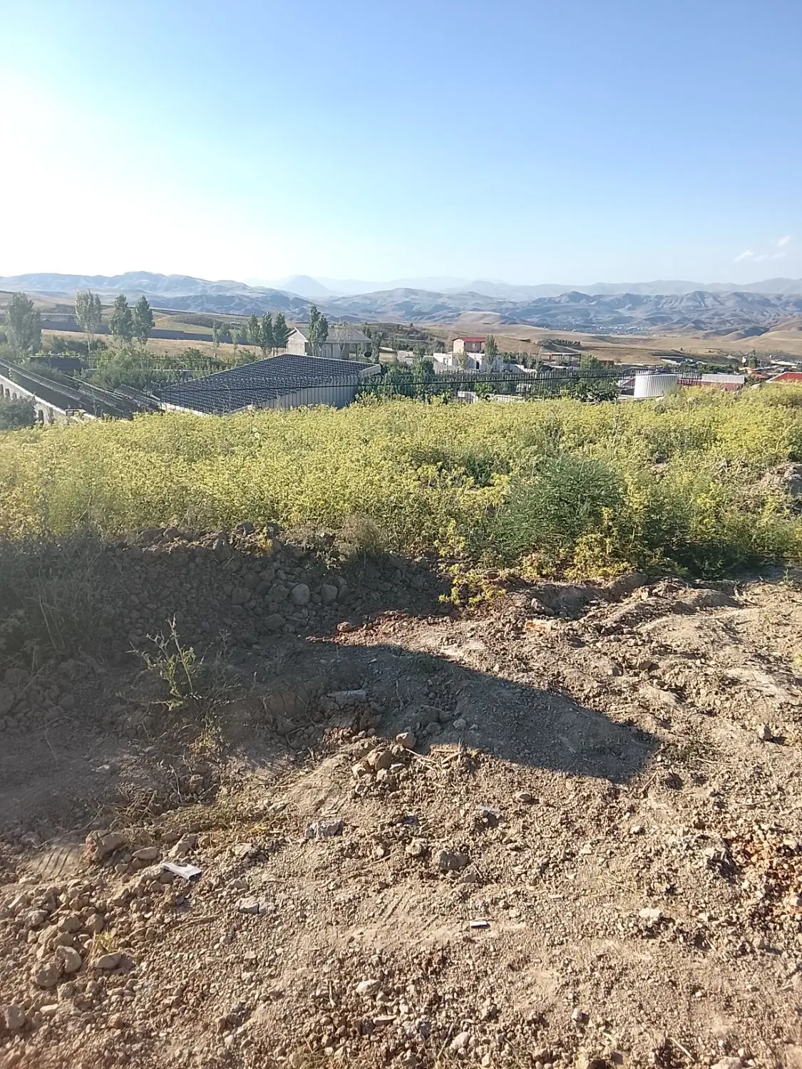 زمین روستای زین آباد.