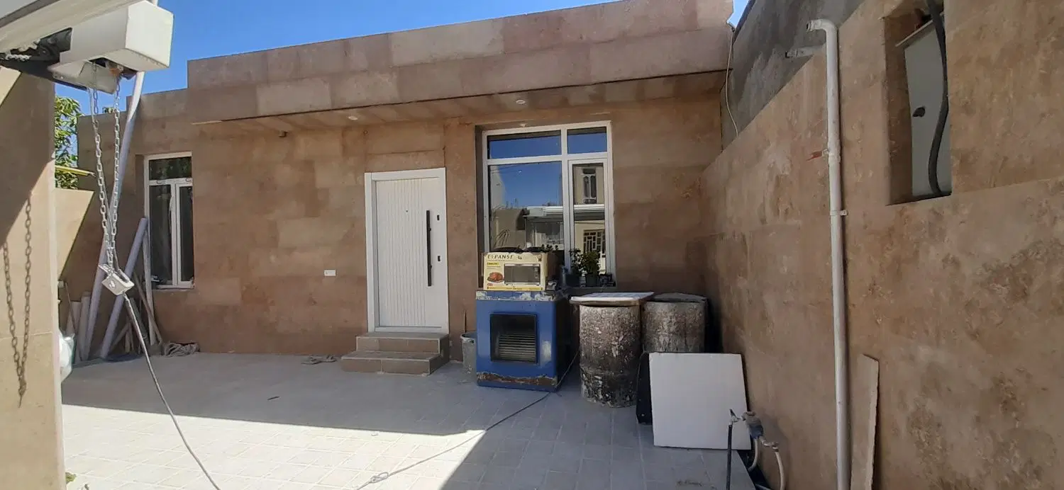خانه ویلایی  اول کوچه بانقلان خام