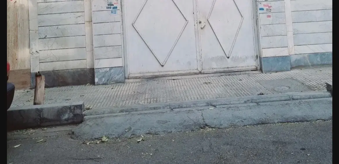 ملک فروشی