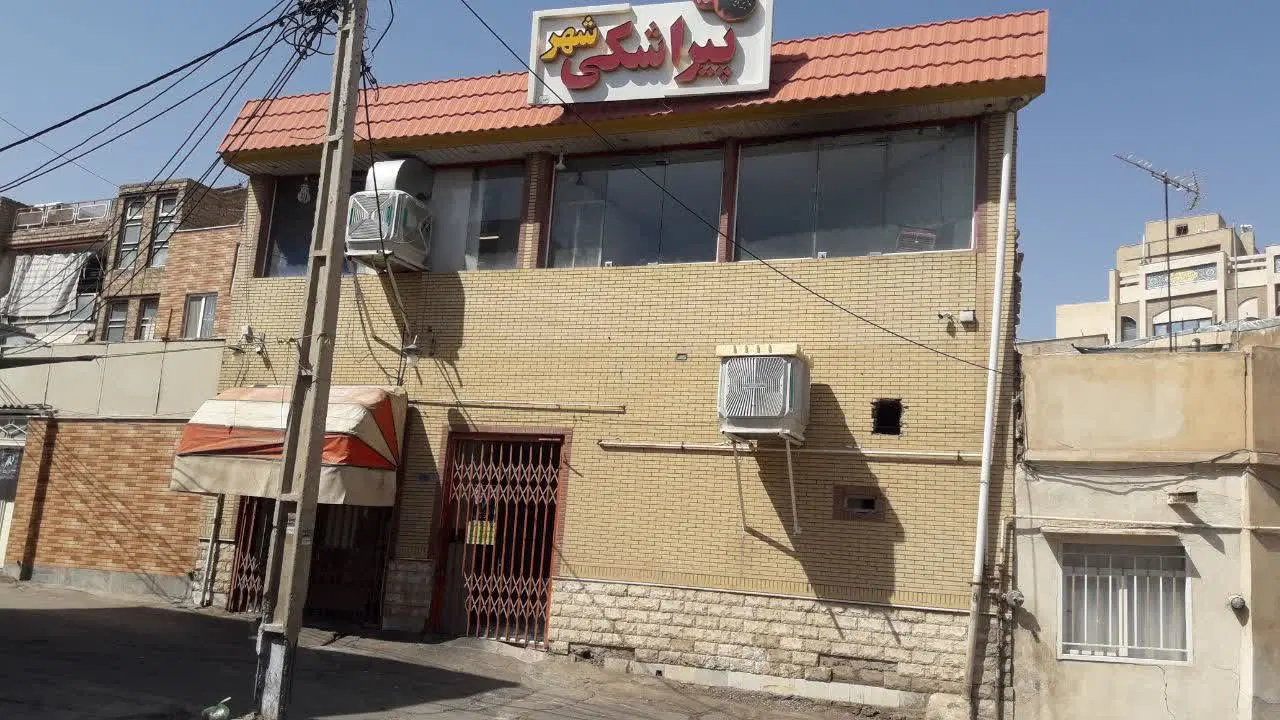 ۱۴۰متر تجاری دوطبقه نزدیک حرم