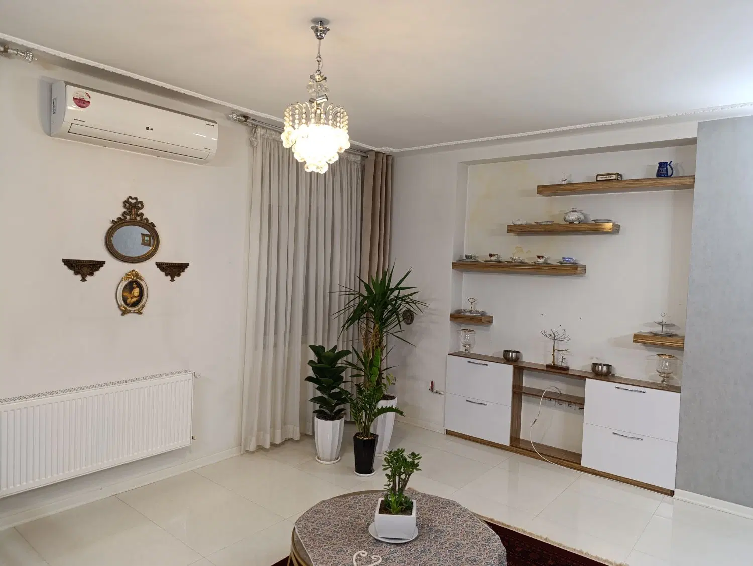ملک مناسب دربست مسکونی و یا سالن مطالعه و شرکتها