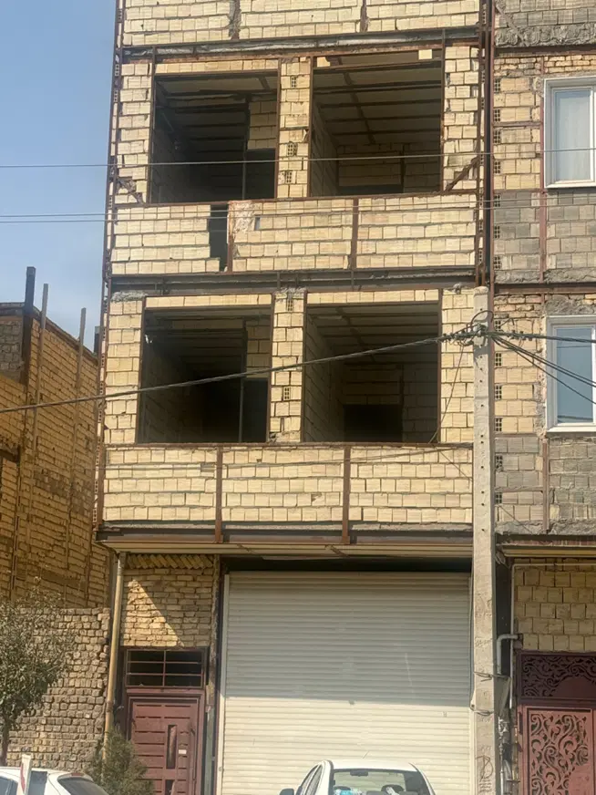 فروش ساختمان  نیمه کاره  همراه تاسیسات و گاز و
