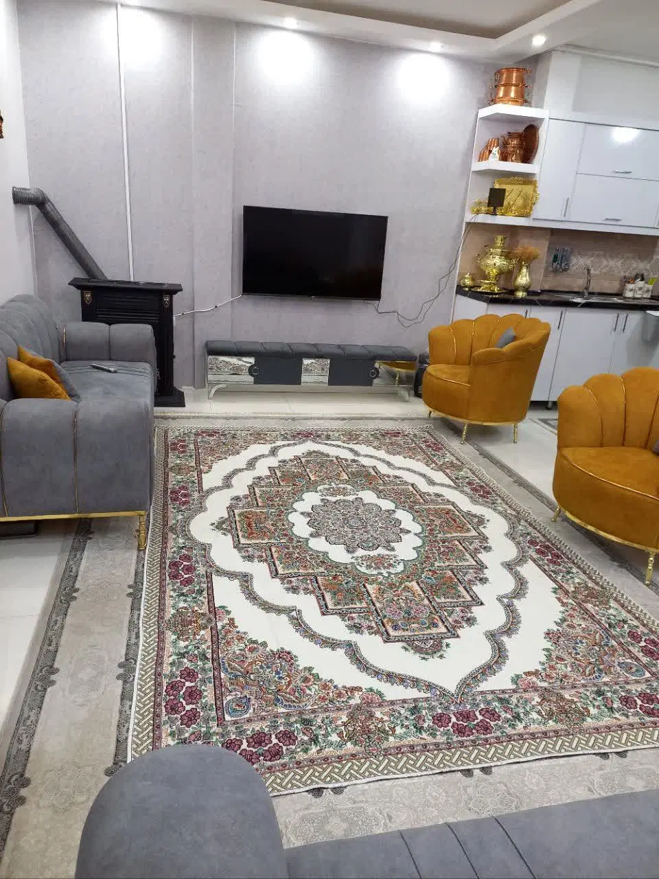 اجاره واحد ۶۰ متری نوساز چراغچی ۴۳ بدون مالک
