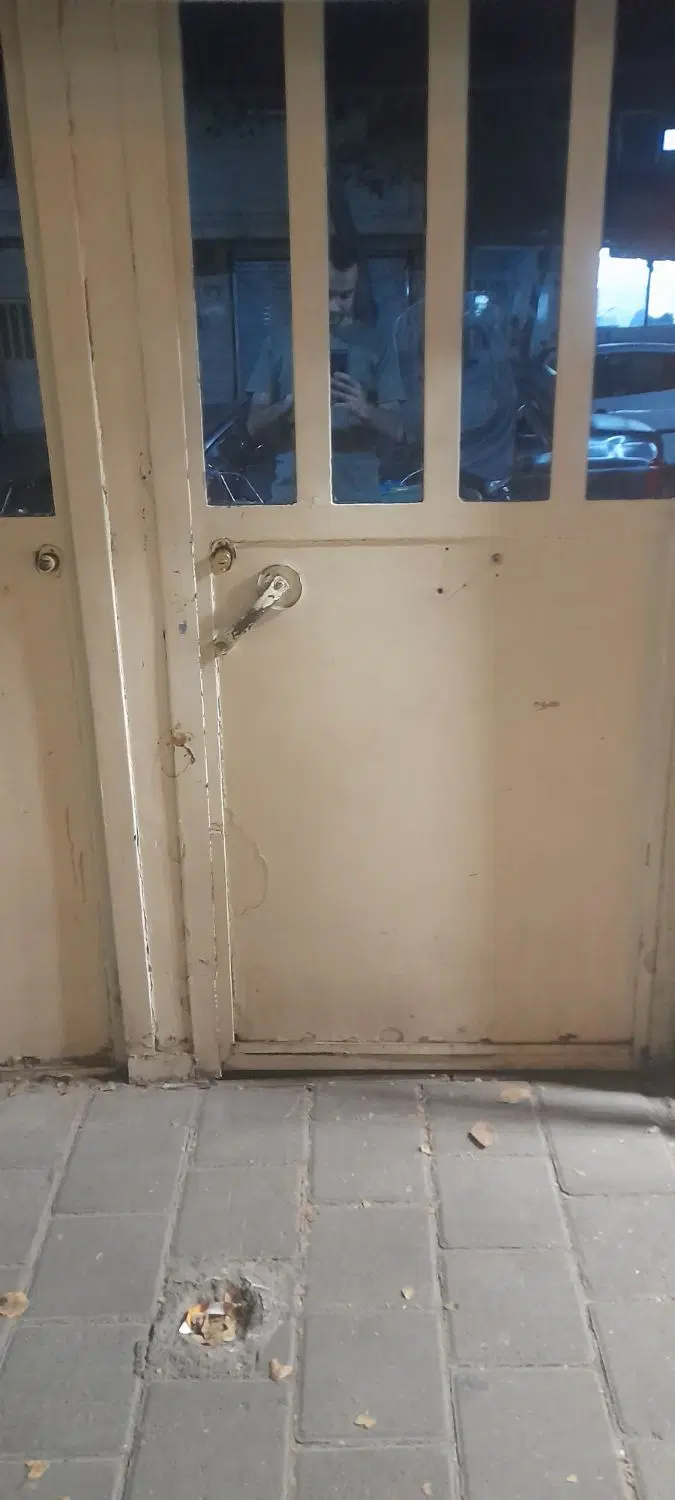 زیر زمین ۴۰ متری