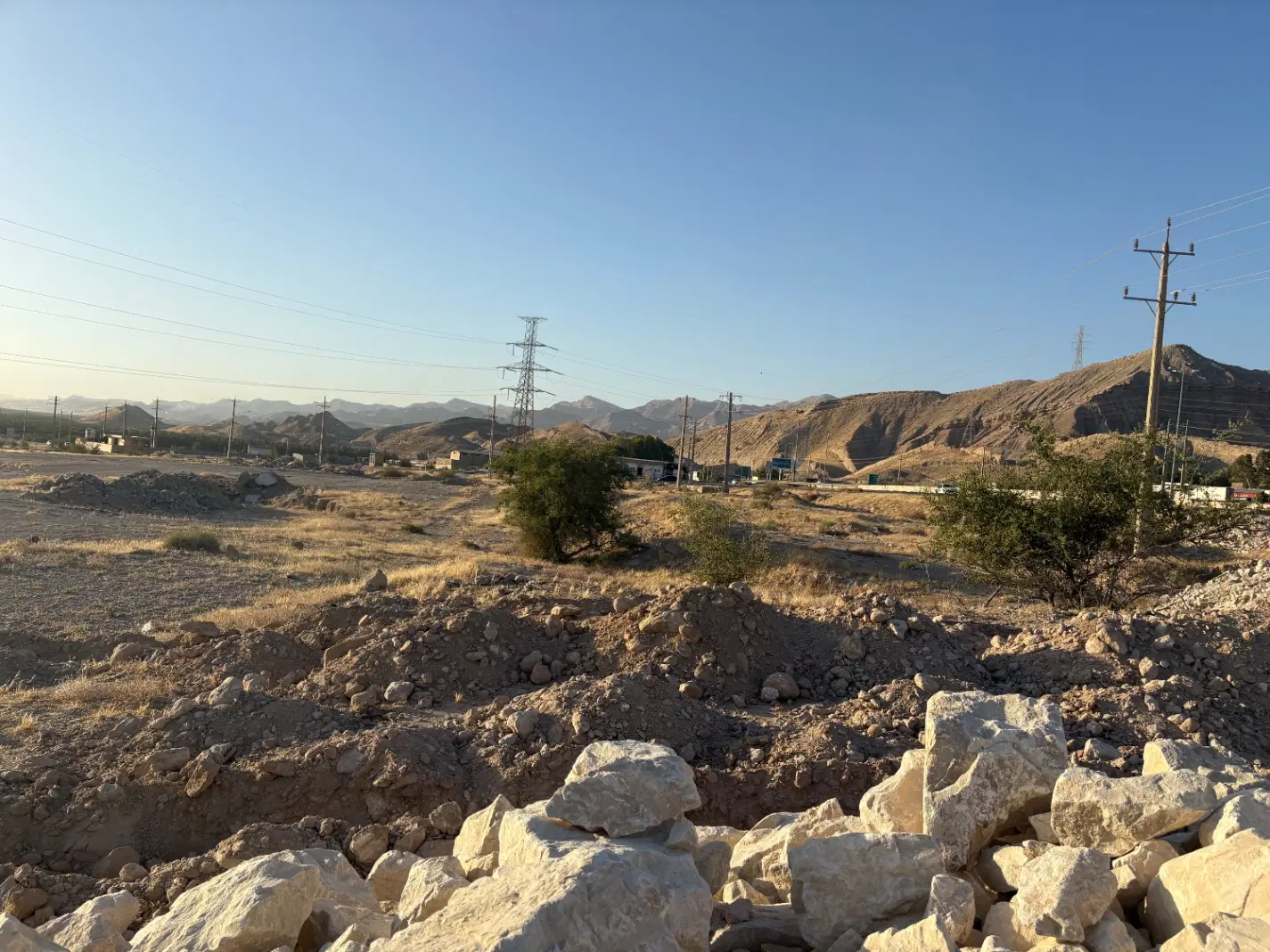 زمین مسکونی قله سفید