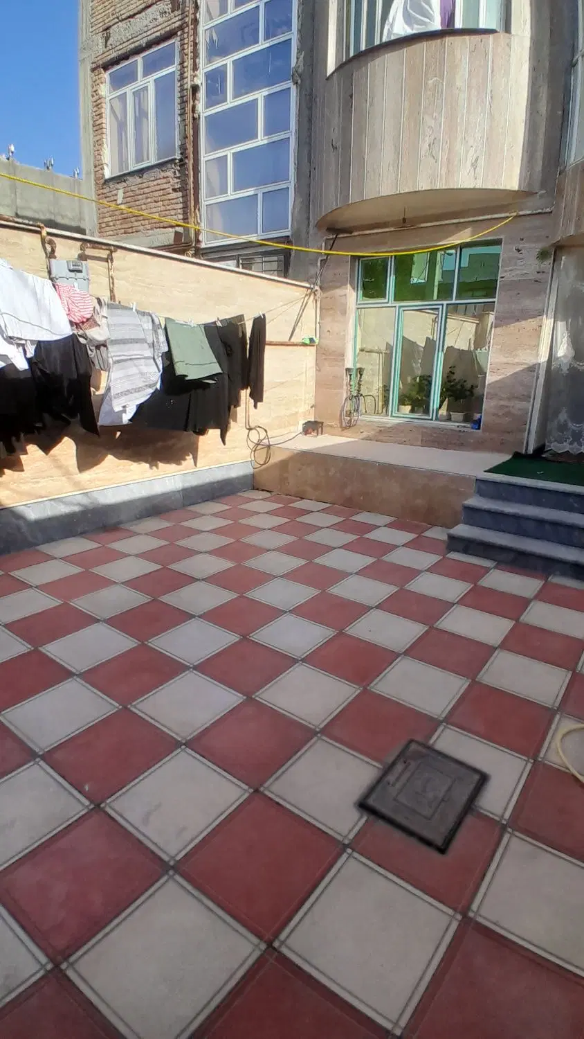 خانه ۱۴۰ متری در دانش اباد