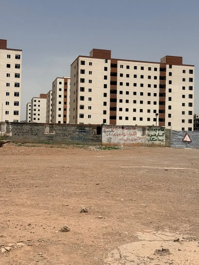 ۹۸ متر دو خواب در پرند_شرایط مناسب پارکینگ انباری