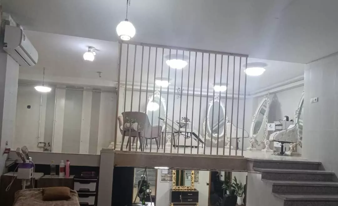 مغازه ۱۱۰ متری( تجاری) بر خیابان اصلی