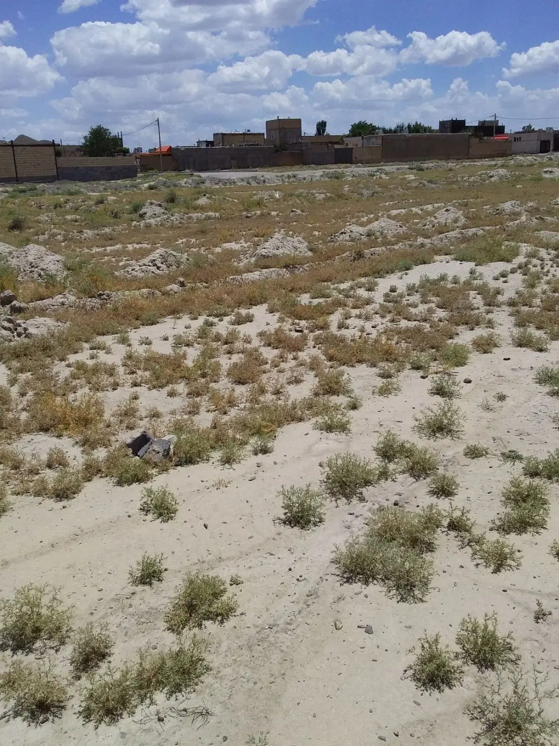 زمین مسکونی پردیس سی متری مابین پردیس ۸ و ۱۰