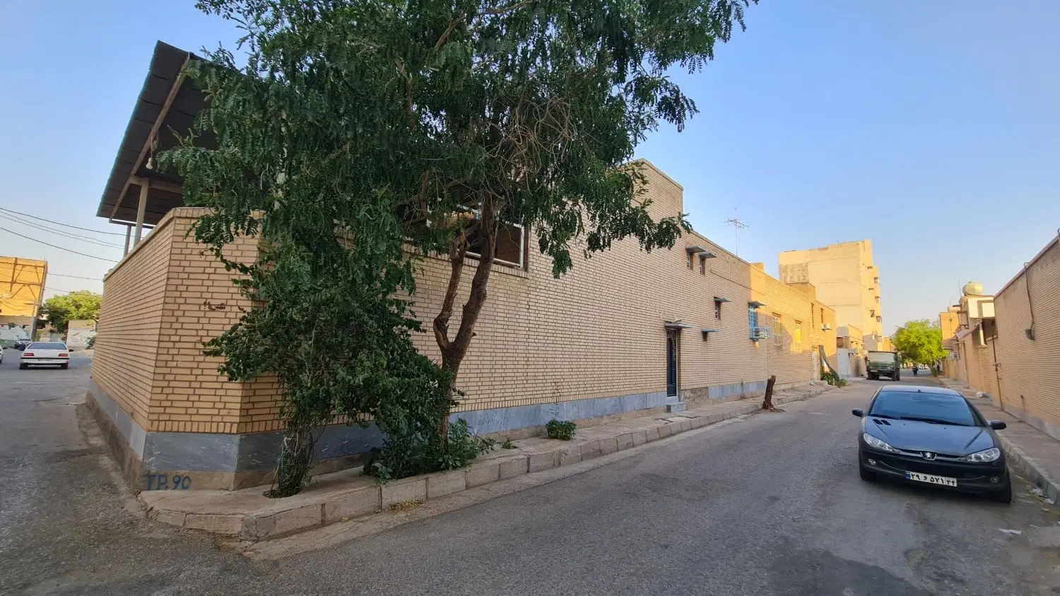۲۳۰متر ویلایی.