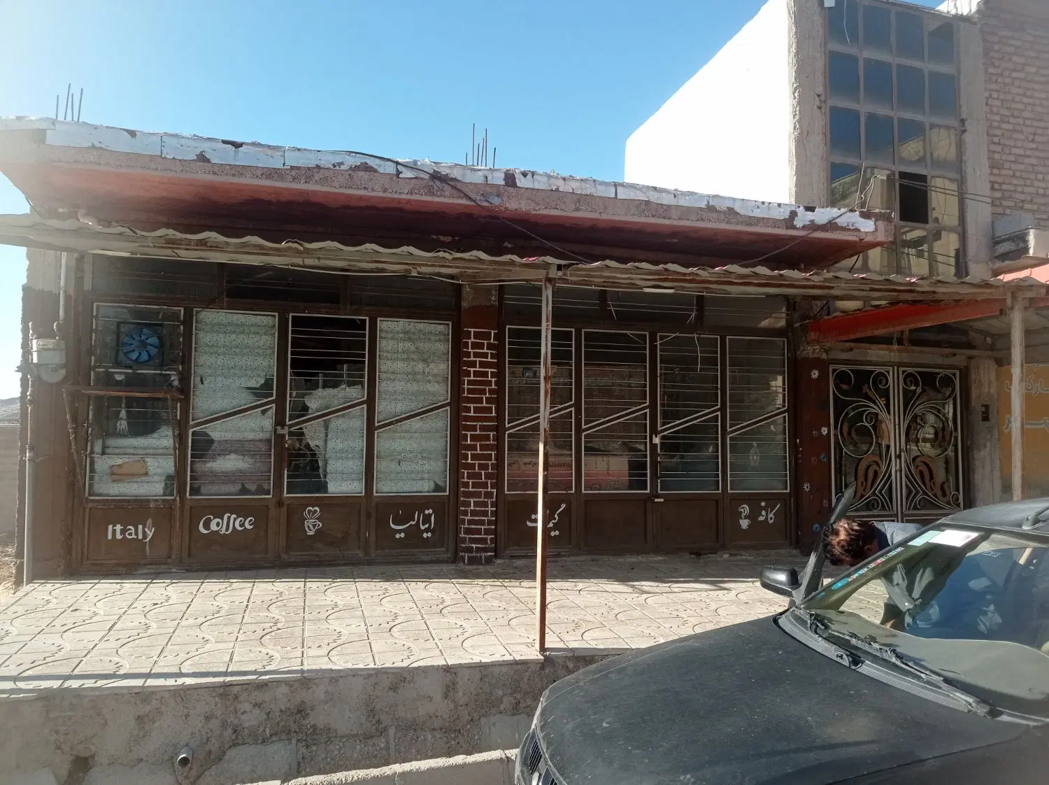 ملک تجاری و مسکونی بر خیابان مسکن مهر