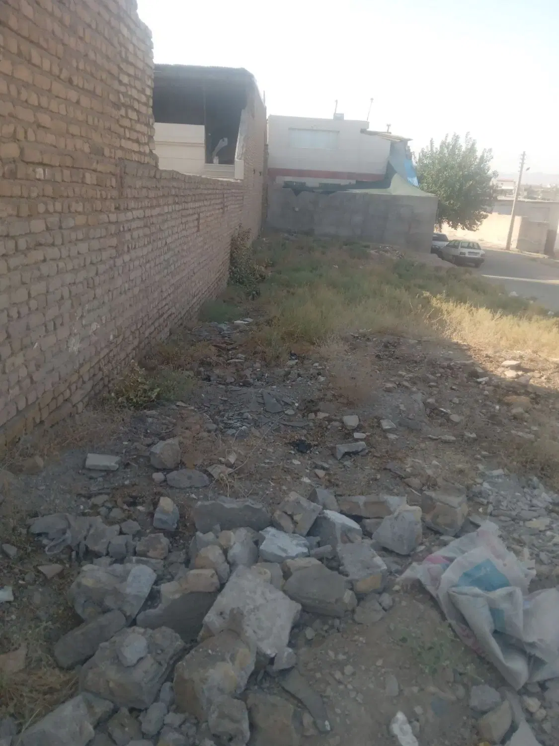 زمین فروشی