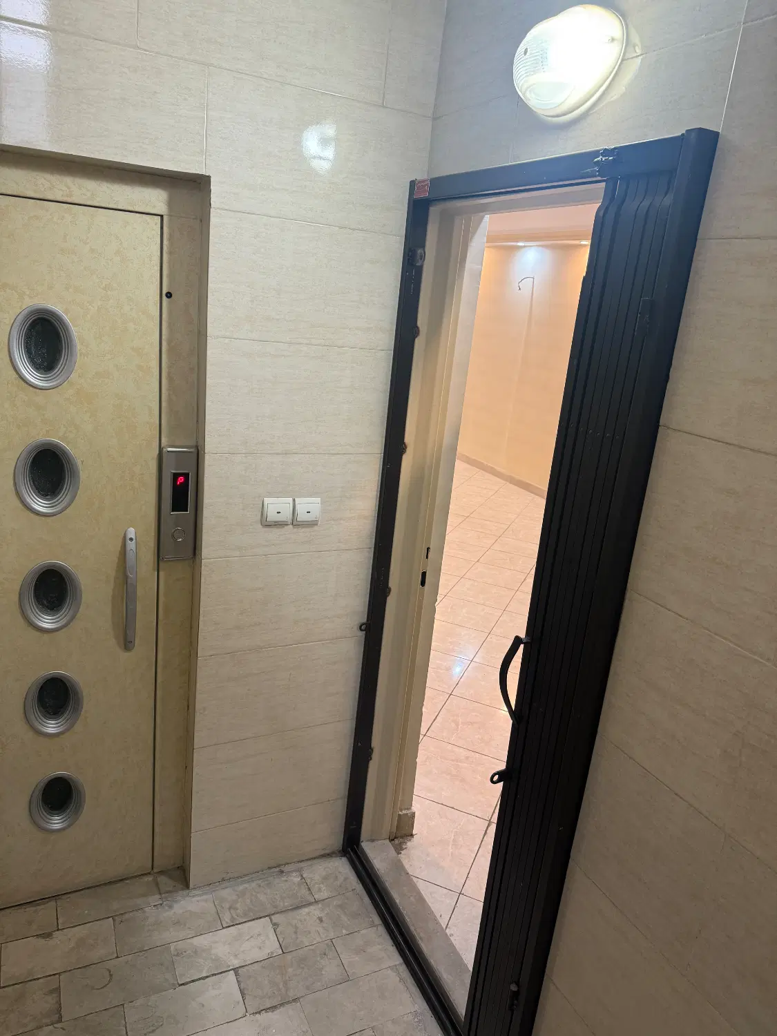 آپارتمان ۷۰ متر تک واحدی روبرو مترو بریانک