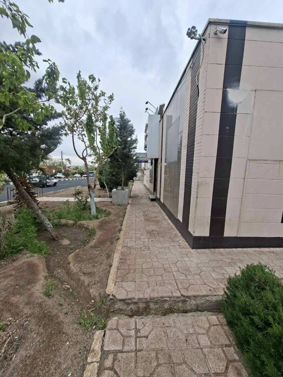 رهن اجاره  ویلایی ۲۴۰متری