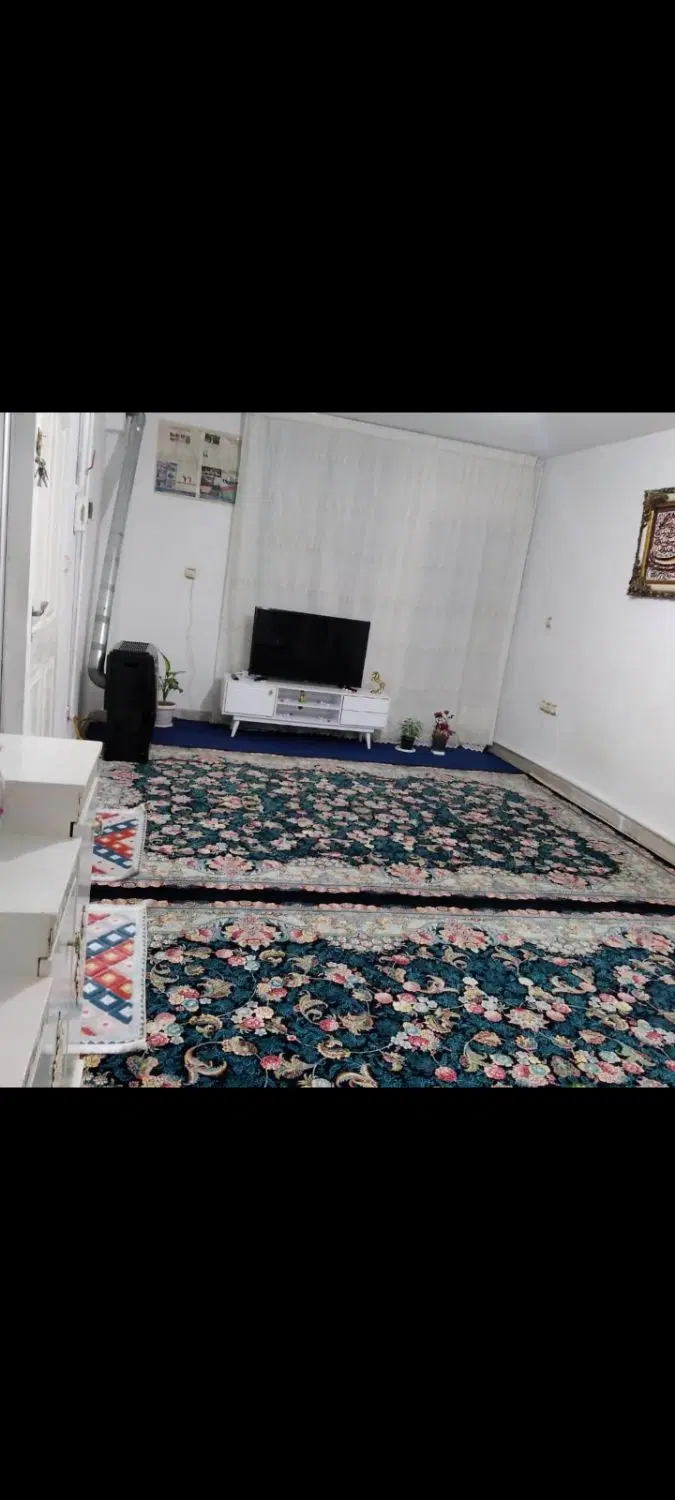 واحد ۶۰ متری فروشی