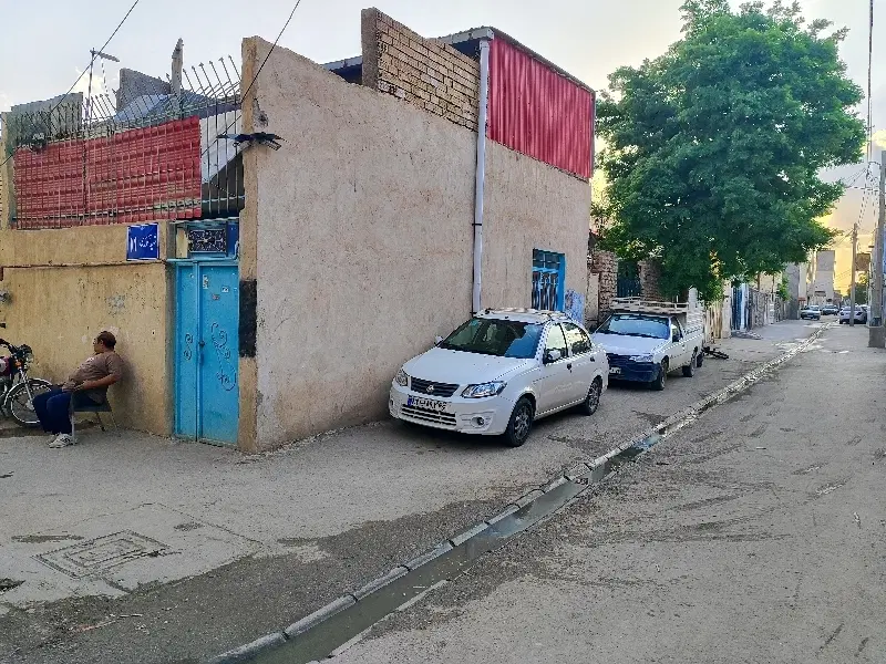 منزل ویلایی دوطبقه سرنبش ۵۵ متری پارک موتور