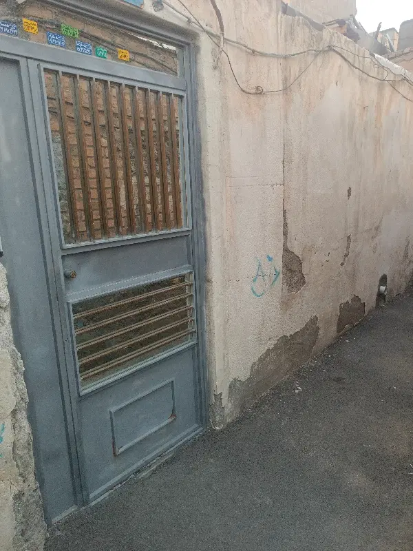 حیاط ۱۰۰متر ششدانگ روبرو مسجد مفتح