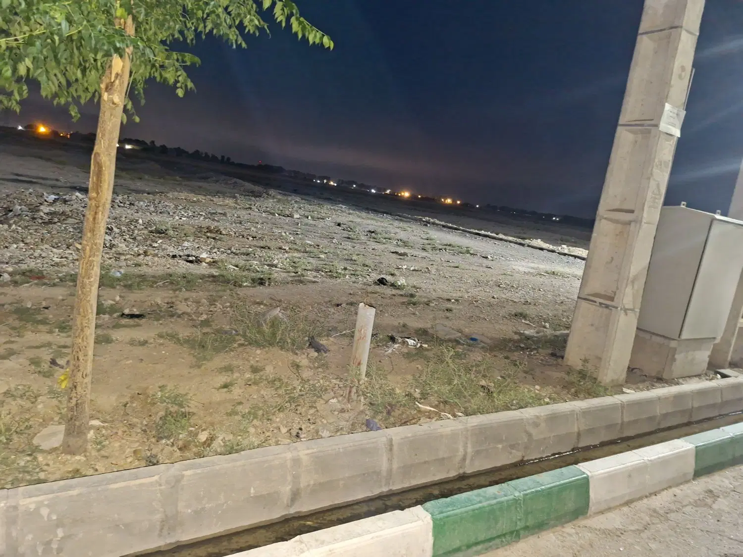 ۱۰۰ متر زمین بحر خیابان