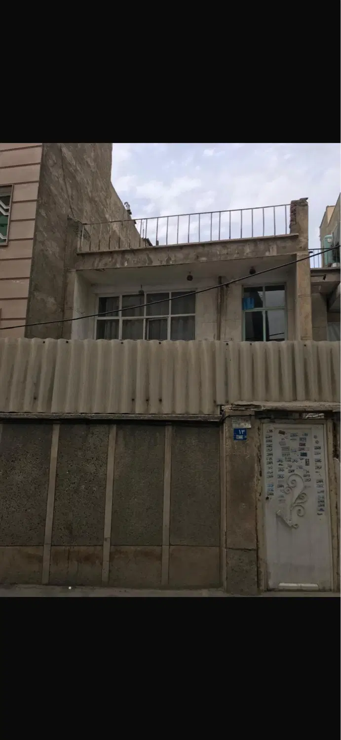 ملک کلنگی بغل دار در شهرک صادقیه