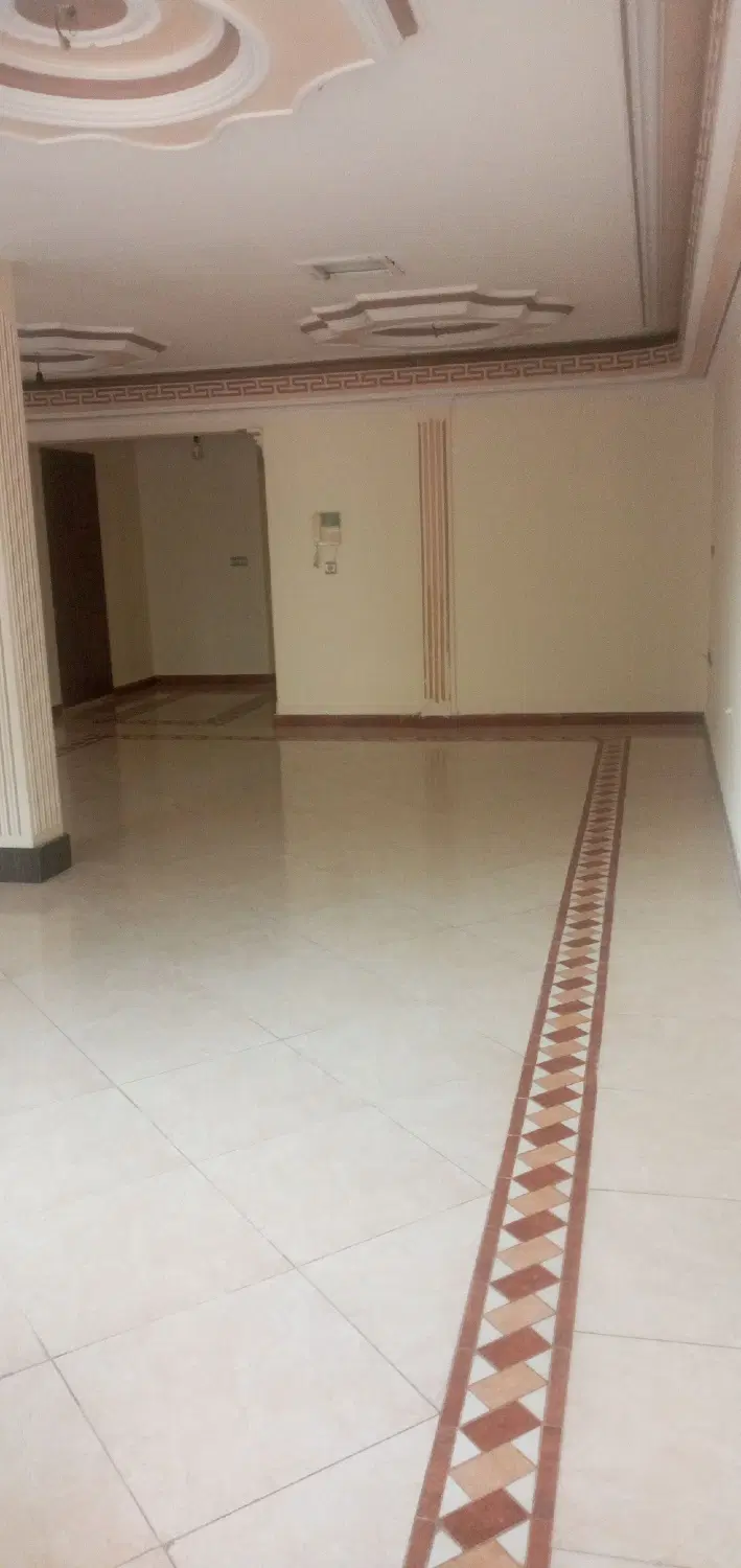 ۱۳۰ متری خیابان دانشگاه