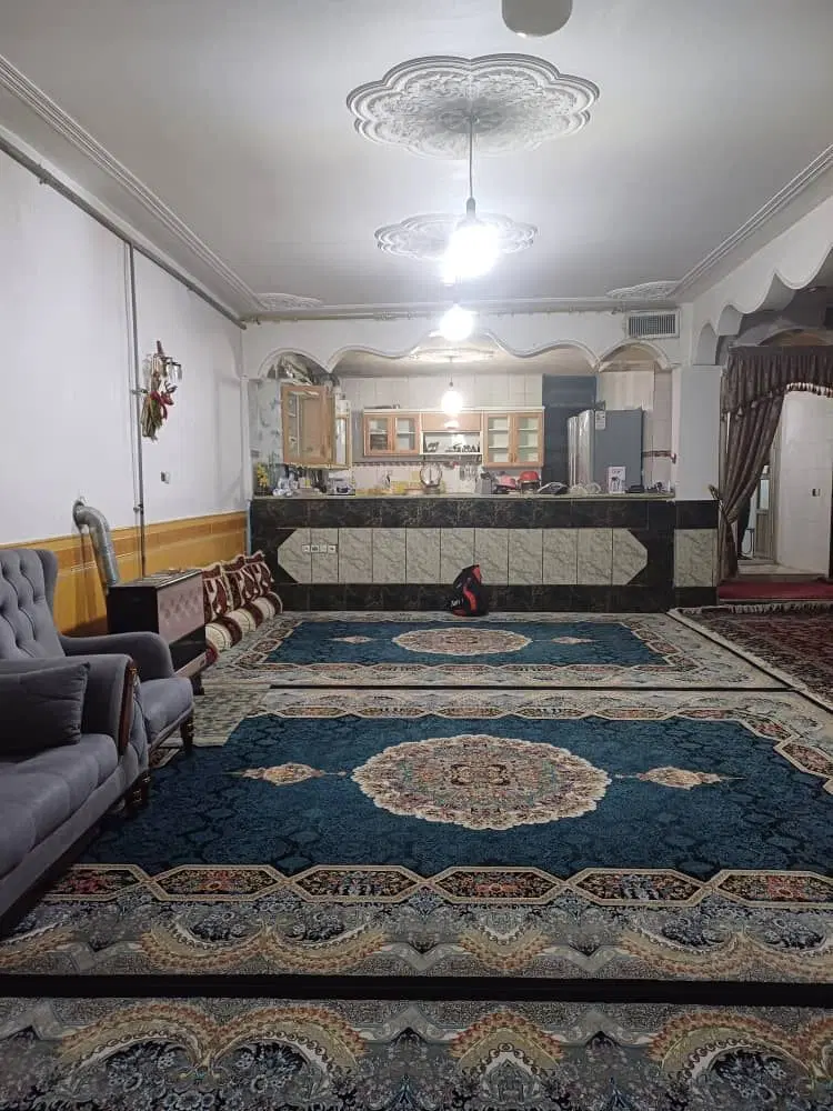 ویلایی مستقل ۱۴۰متر زیربنا با ۱۰۰متر انباری