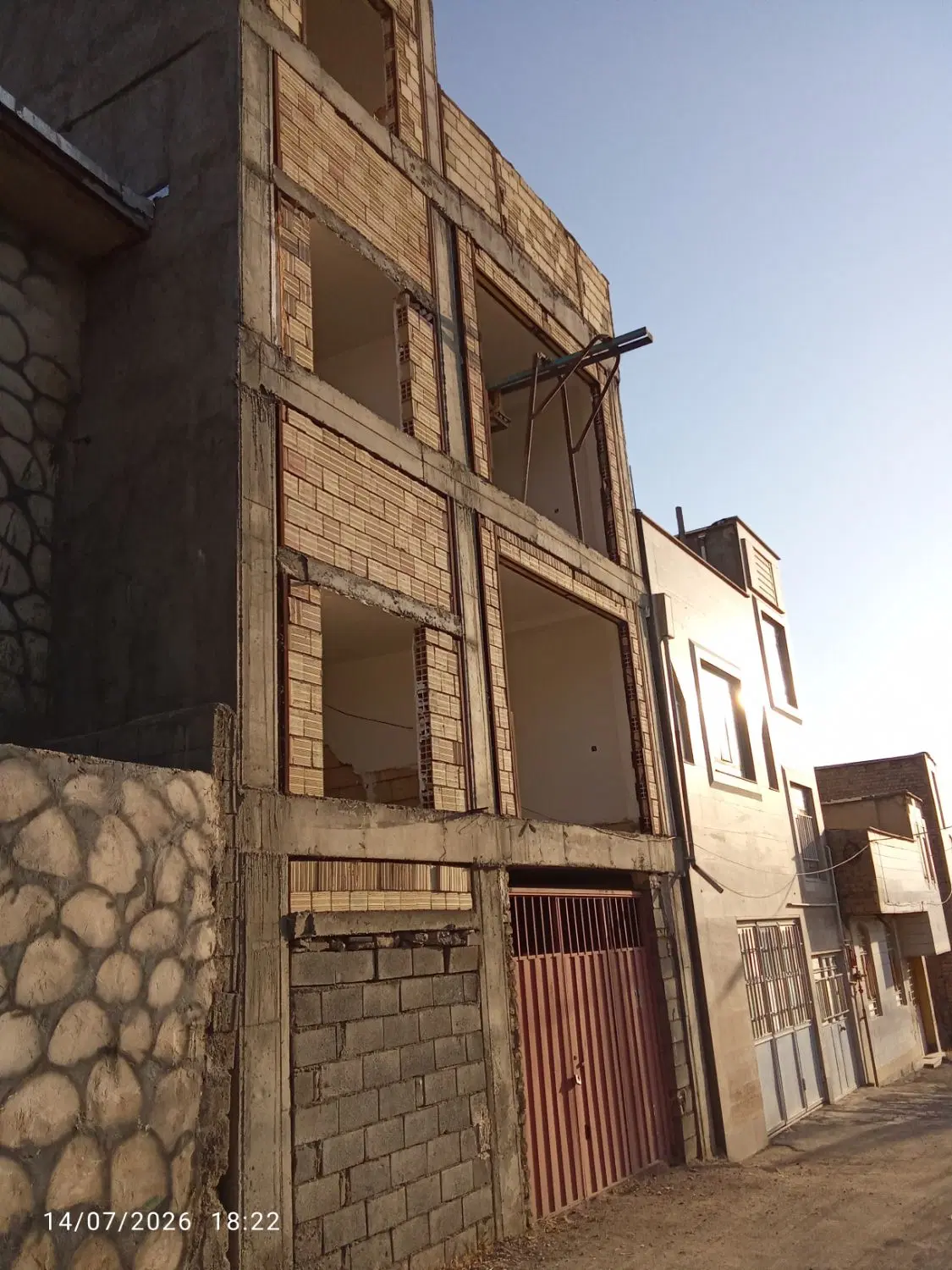 خانه نیمه کاره شاهزید